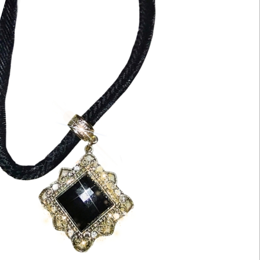 1928 Black Velvet Choker Necklace